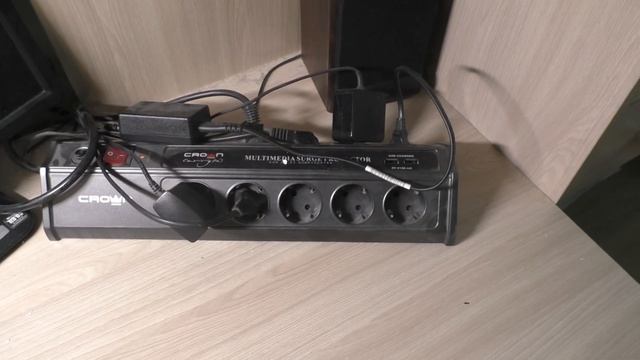 Сетевой фильтр Crown на 12 розеток смотреть онлайн