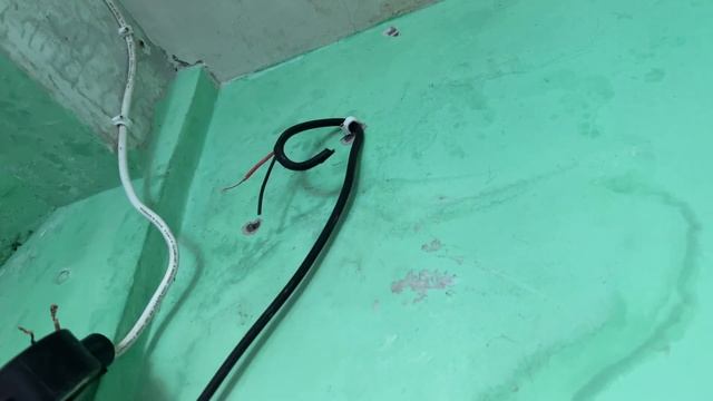 Дождь залил проводку в доме. Холодильник перестал раб? смотреть онлайн