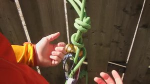 Блокировка спускового устройства узлом мула