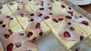 Рецепт простого заливного пирога с ягодами и сырным кремом!!!