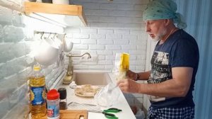 Готовим Рыбку с Мейн-куном Лорей🐯🐟🔥