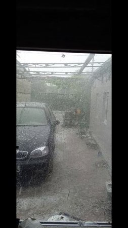 А у нас Град через окно ...