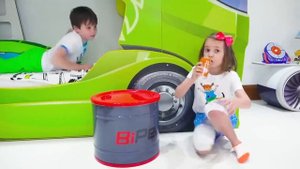 Мисс Кэйти и Мистер Макс (Miss Katy) Кэти и Макс рассказывают свои забавные истории о мороженом