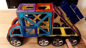 Бронемашина из магнитного конструктора