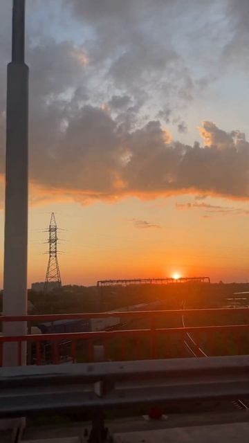 Красивый закат в Кургане 5.07.24 #наморенамашине #наморе #travel #сураланаморе #наморесдетьминаавто смотреть онлайн