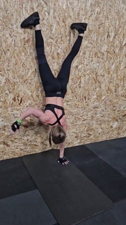Тренировка стойки на руках💪