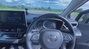 Toyota Corolla Touring Hybrid 4WD 2019 г.в. комплектация S (салон)
