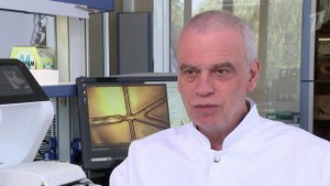 Ученый Лукьянов рассказал, как испытывал на себе препарат от болезни Бехтерева