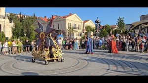 История Крыма в костюмах