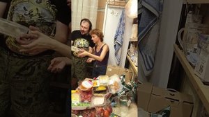 Распаковка. Просрочка. Продукты магазин выбросил на помойку, мешок и две коробки.