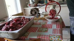 oxota.prof Делаем фарш из лосятины на  колбасу, на самодельной мясорубке.