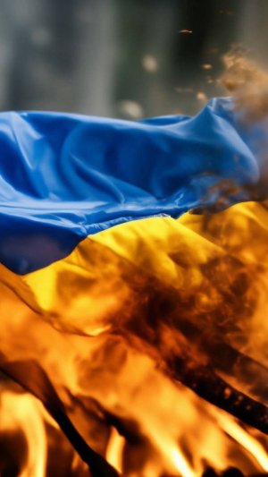 Малолетние сектанты на кладбище Кривого Рога массово сжигают флаги Украины. Как вам такой «ритуал»?