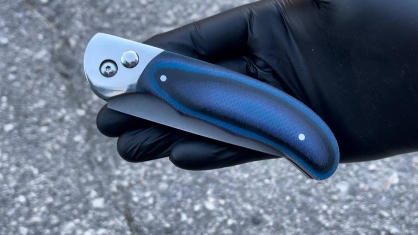 Выкидной нож Рысь: сталь - CPM 121 REX; рукоять - микарта смотреть онлайн