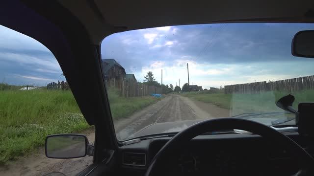 Утро в деревне с туристами. Что больше всего раздражает? Гоним коров в стадо.