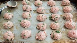 Фрикадельки из индейки в грибном соусе