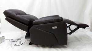 Бьюти-реклайнер Нью-Йорк с педикюрным механизмом в экококоже Линкольн 418 цвет шоколад