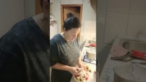 Готовлю ужин на ночь глядя ✨