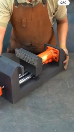 Тиски из домкрата