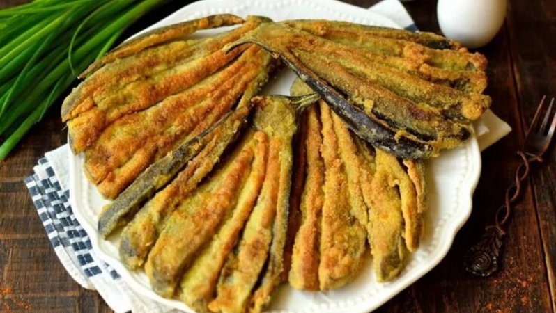 Жареные хрустящие баклажаны в кляре. Пальчики оближешь!