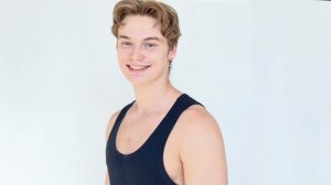 Лев, рост 183 см, профессиональный плавец