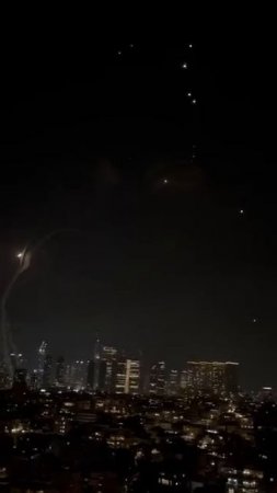 Видео с поражением еще одной батареи противоракет в центре Тель-Авива.