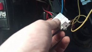 Не включается газ на авто. Не переходит на газ. Как работает кнопка газового оборудования на авто.