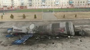 упал метеорит возле моей школы.