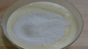 Бисквит на кефире с вареньем