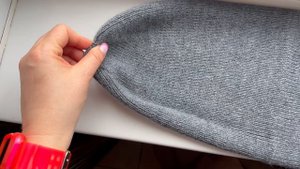 Жилет из пайеток и носки из остатков 🧶