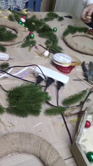 Какие рождественские веночки мы собрали на мастер-классе #рождественскиеукрашения #рождество смотреть онлайн