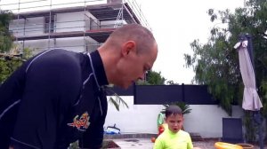 Мистер Макс • Mister Max - Катя заставила всех купаться в бассейне на скорость