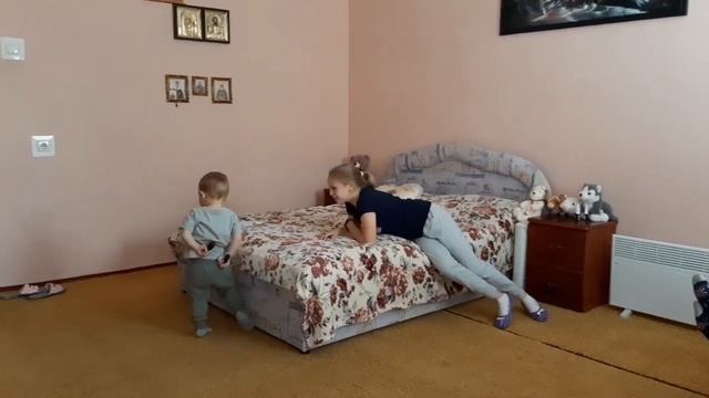 Воспоминания 2020г. Что опять уроки??? Нет целый день с маленьким другом...