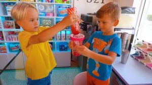 Влад и Ники - Детская история про аппарат со сладостями и другие полезные истории с Крисом!