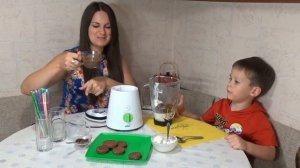 Мистер Макс • Mister Max - Делаем Шоколадный коктейль с печеньем