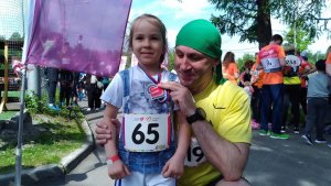 Влог. Катя и Папа спорт мотивация для детей и взрослых. Благотворительный Забег «Спорт во благо»