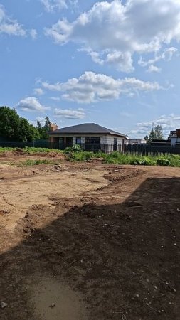 Делю участок на две части. Сажаю баню