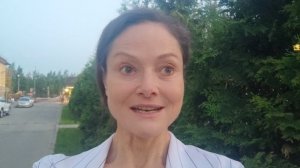 Визитка актрисы - интеллигентная директор.