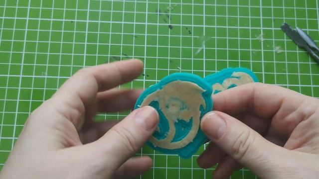 Решила попробовать сделать украшения которые выглядят как металлические. смотреть онлайн