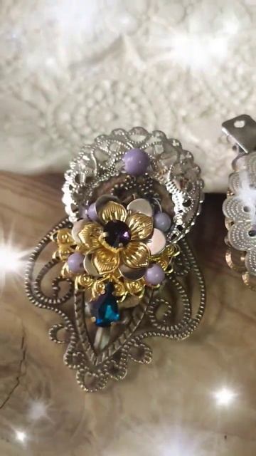 Результат сегодняшнего мастер-класса. Вот такие украшения сделали сегодня детки на занятии. смотреть онлайн