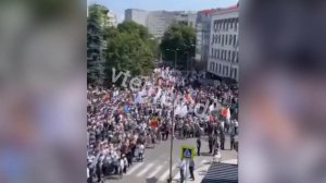 На улицы Кишинева вышли тысячи человек на Марш семьи против парада ЛГБТ