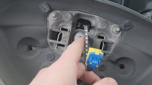 Как снять подушку безопасности на Рено Дастер - Перетяжка руля - Renault Duster 2.0 - часть 5