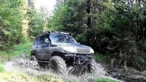 Уаз Росомах на 42 тракторах тропами квадроциклов или одиночный рейд к деревне колдунов.