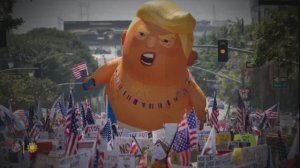 USA Трамп проводит парад, а штаты называют его королём!