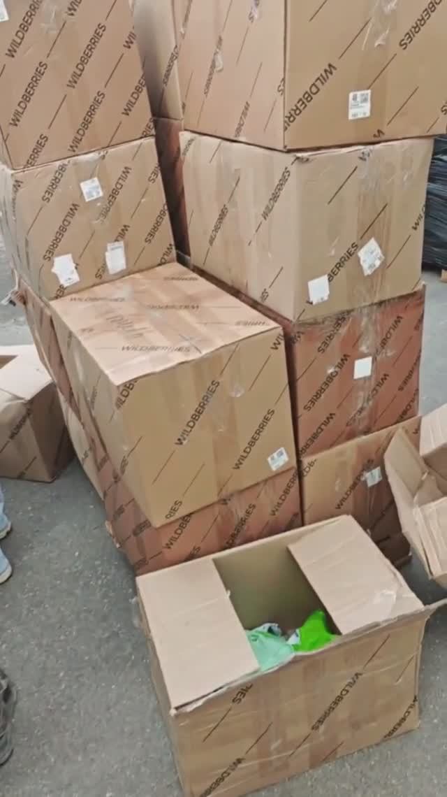 Распаковка паллета с товаром. Узнать больше информации или заказать: Telegram: t.me/stockmixopt смотреть онлайн