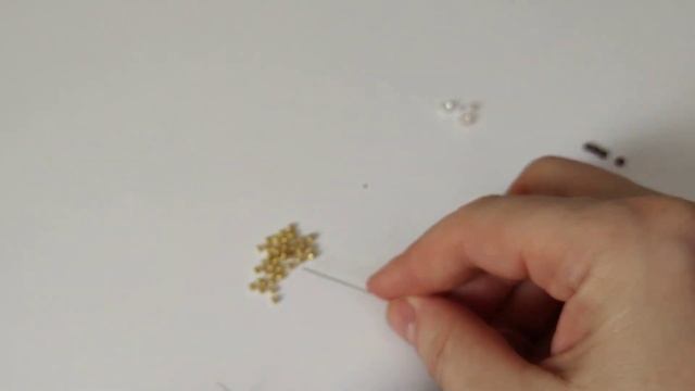 Разве можно не сплести эти малышки на лето? Милые сережки из бисера и бусин смотреть онлайн