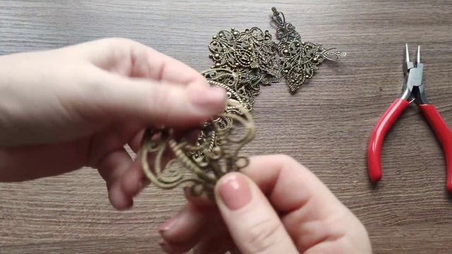 Достала свою любимую филигрань и начинаю готовится к новогодним праздникам. Игрушка на елку смотреть онлайн