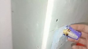 Как установить встраиваемый смеситель для раковины и для тропического душа? Ответ в этом видео.