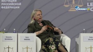 «Мир должен извиниться перед Россией»: Карин Кнайсль о заморозке активов