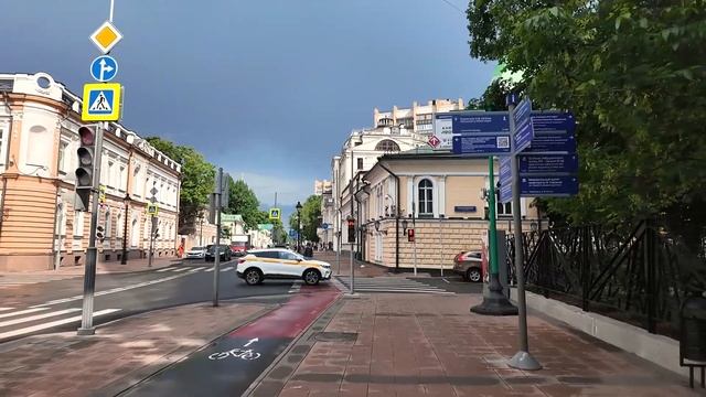 Дождь и солнце в Москве — Волшебная прогулка по столице России под переменчивым небом 2025