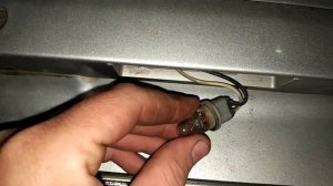 Шевроле Лачетти - Замена лампочек подсветки номерного знака - Светодиоды